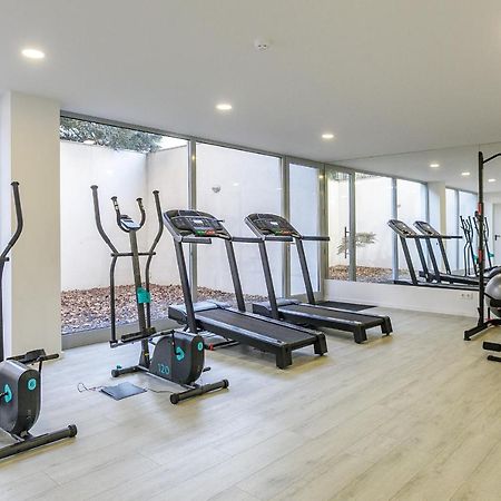 Lovelystay - Modern Loft With Gym & Free Parking Minutes Away From Cbd Porto Dış mekan fotoğraf