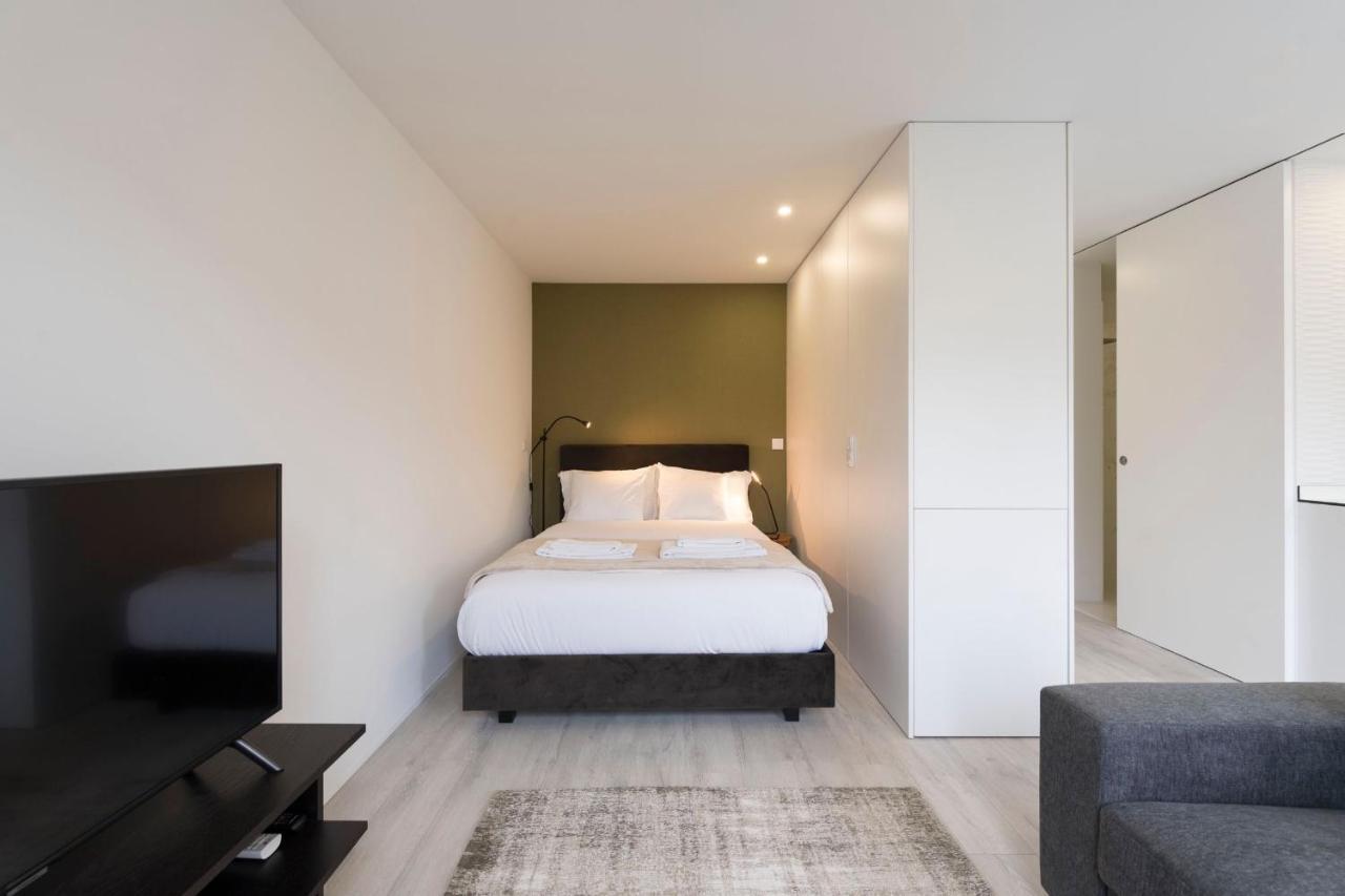 Lovelystay - Modern Loft With Gym & Free Parking Minutes Away From Cbd Porto Dış mekan fotoğraf