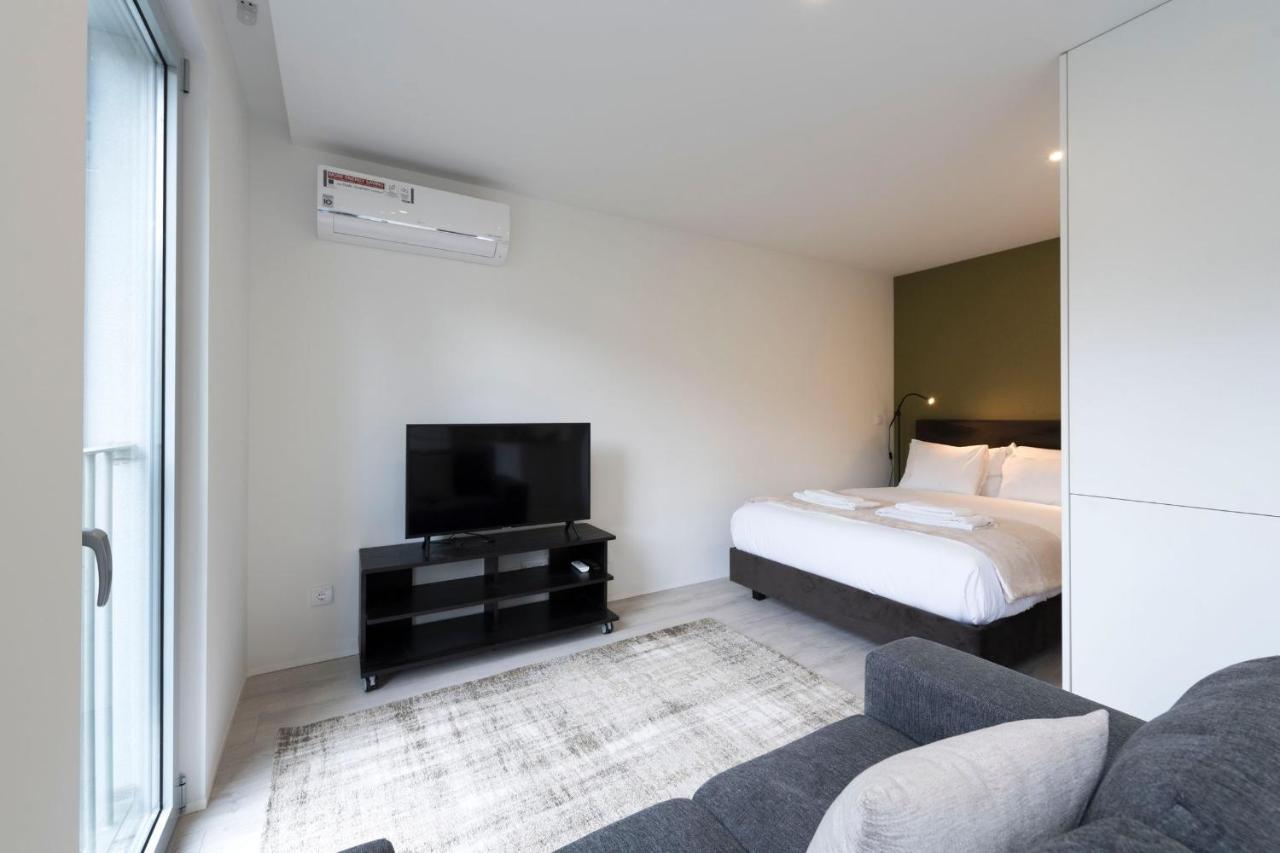 Lovelystay - Modern Loft With Gym & Free Parking Minutes Away From Cbd Porto Dış mekan fotoğraf