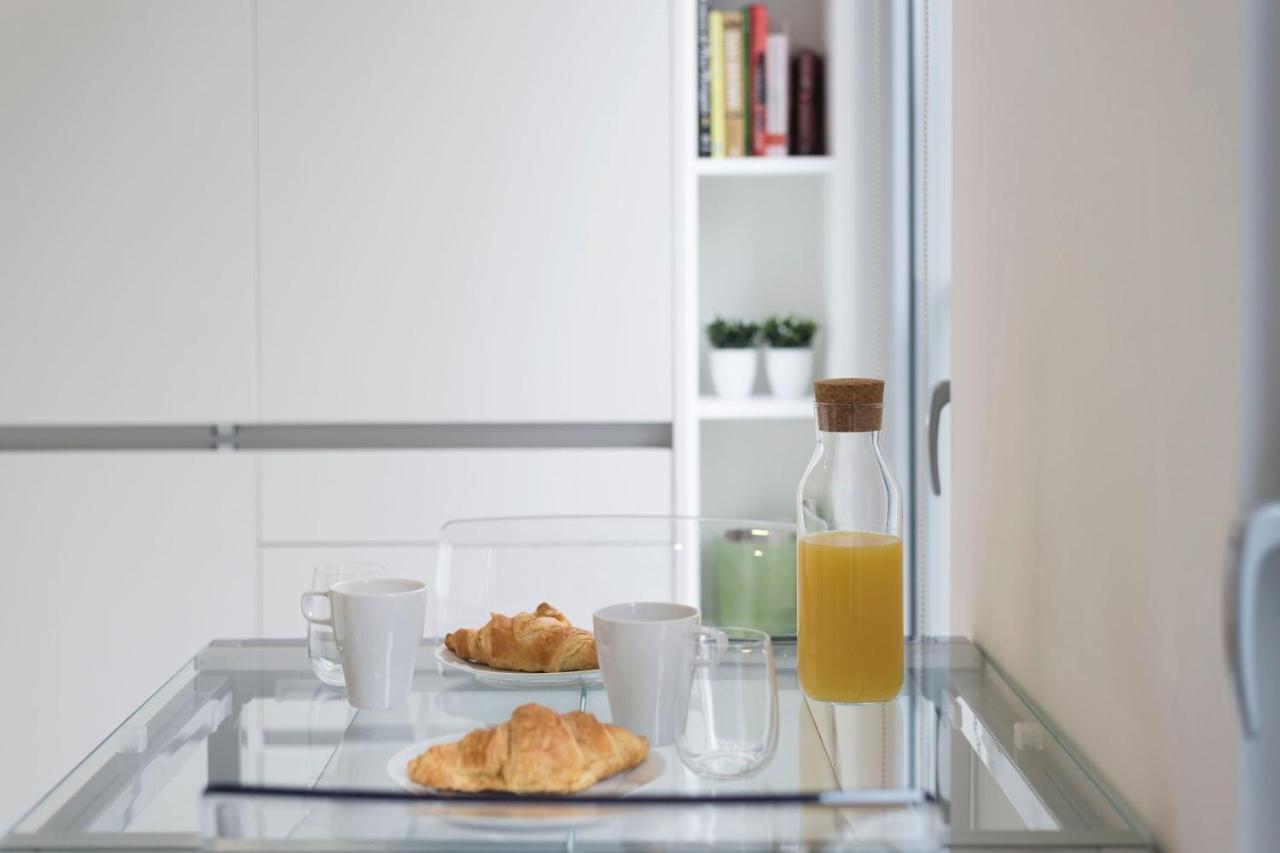 Lovelystay - Modern Loft With Gym & Free Parking Minutes Away From Cbd Porto Dış mekan fotoğraf