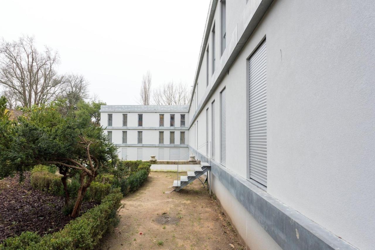 Lovelystay - Modern Loft With Gym & Free Parking Minutes Away From Cbd Porto Dış mekan fotoğraf